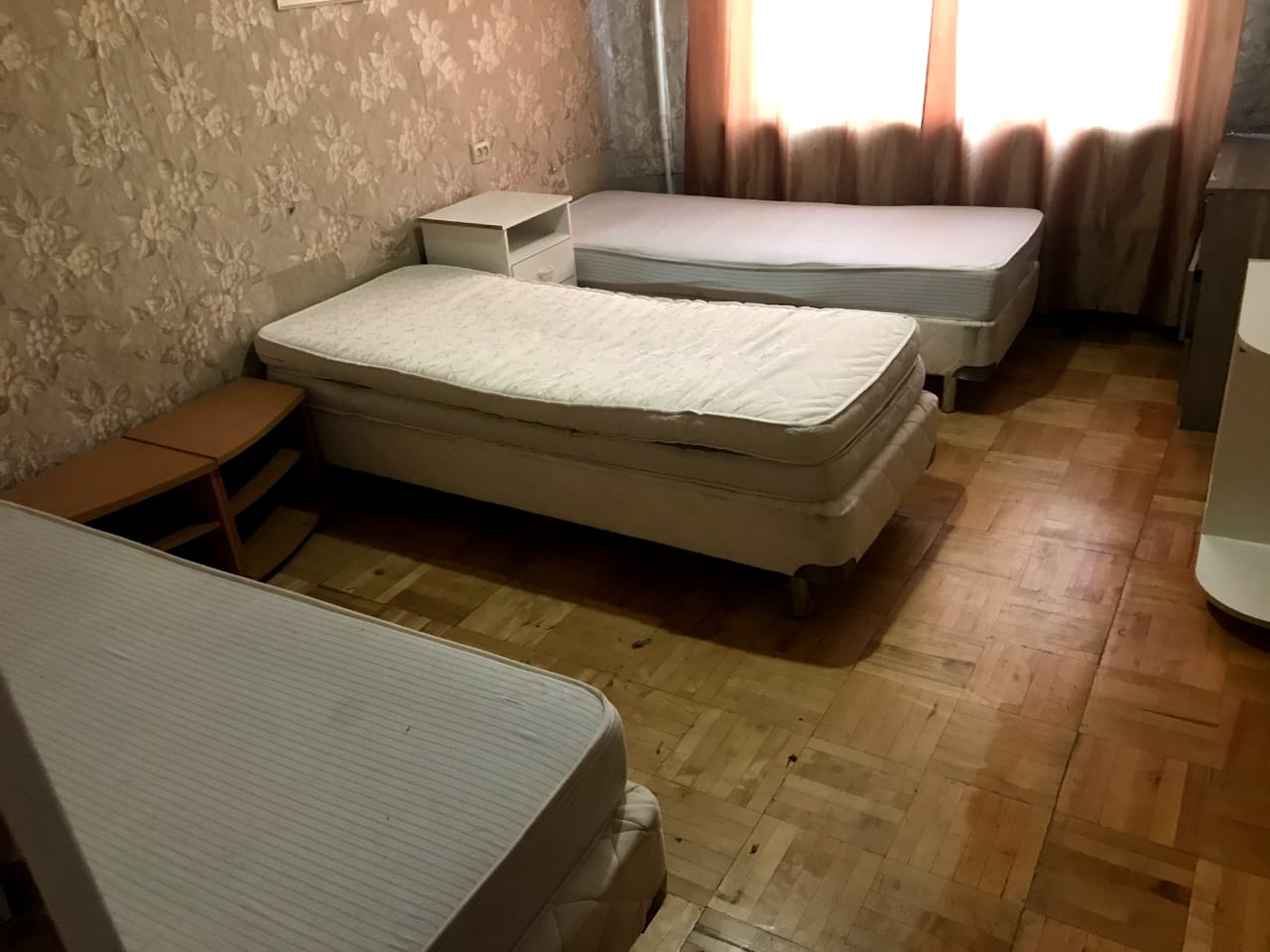 Двухкомнатная квартира на улице Машинцева в Химках. Кровати