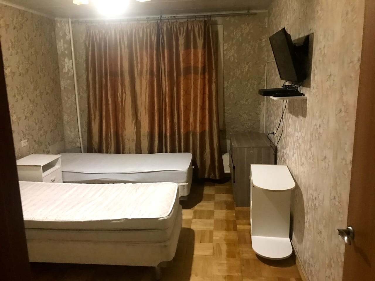 Двухкомнатная квартира на улице Машинцева в Химках. Телевизор